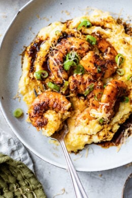 Blackened Shrimp and Cheesy Grits