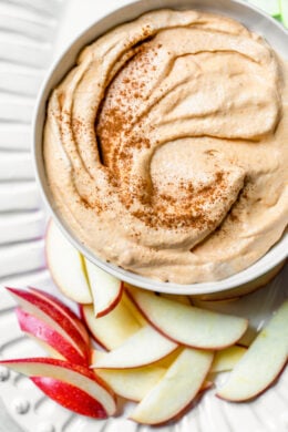 Pumpkin Pie Dip with sliced apples.