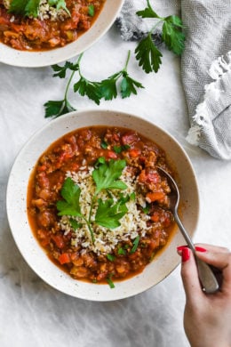 Stuffed Pepper Soup has everything you love about stuffed peppers – bell peppers, ground beef, tomatoes, rice – in a hardy bowl of soup!